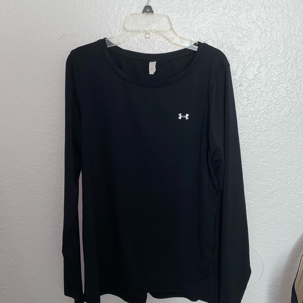 UA WOMEN LONG SLEEVE SHIRT